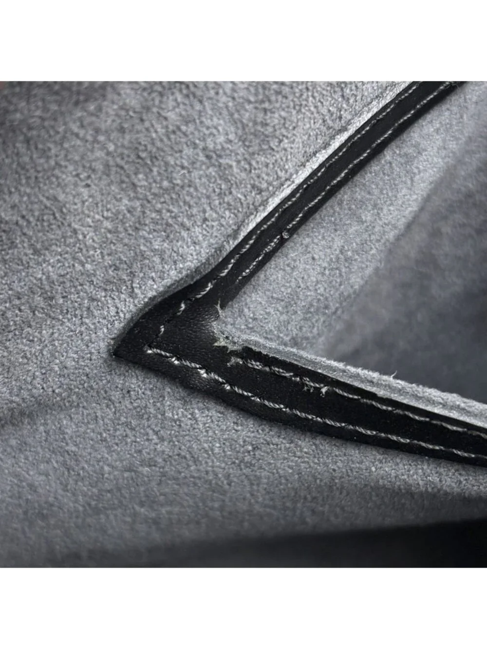 Louis Vuitton Handbag Black